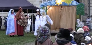 Tradiční Živý betlém opět rozzáří Dómské náměstí a pomůže hospici