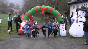 MALÉ ŽERNOSEKY: Mikulášského běhu se letos zúčastnilo 34 dětí