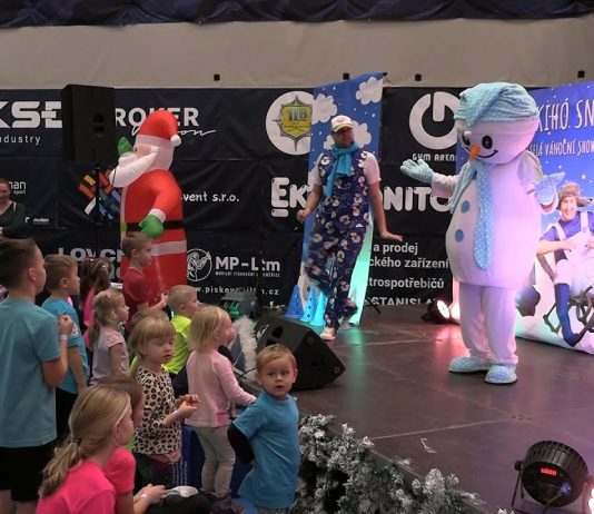 LOVOSICE: Na Vánočním mejdanu s BOGI se děti opět bavily