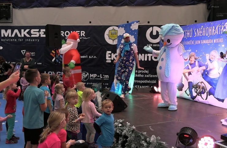 LOVOSICE: Na Vánočním mejdanu s BOGI se děti opět bavily