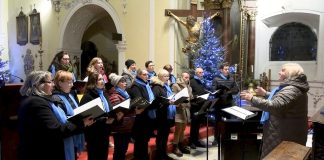 LIBOCHOVICE: Adventní koncert pěveckého sboru Melodie rozezpíval celý kostel