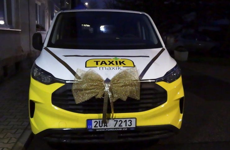 LOVOSICE: Lovosické sociální služby rozbalily pod stromkem Taxíka maxíka