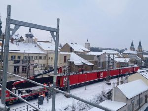 KONEC PROBLÉMŮ NA KOLEJÍCH? SŽ v Roudnici odstraňuje problematickou „hákovnici“