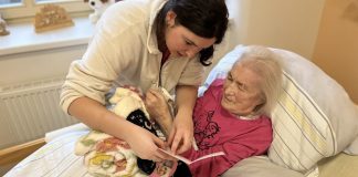 Ježíškova vnoučata opět rozdávala radost v Senevidě (SeniorCentru SeneCura) Terezín