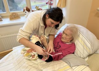 Ježíškova vnoučata opět rozdávala radost v Senevidě (SeniorCentru SeneCura) Terezín