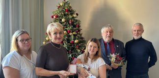 Prvním miminkem roku 2026 v Litoměřicích je Oliver. Rodičům z Čížkovic přišlo poblahopřát vedení města