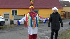 LIBOCHOVANY: Vládu nad obcí Libochovany převzal laufr se svou družinou