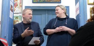 ÚŠTĚK: Lucie Polišenská zahájila letošní Křeslo pro hosta v Café galerii Úštěk