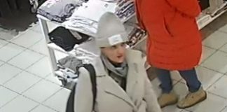 Poznáváte ženu na fotografii? Policisté žádají o pomoc veřejnost…