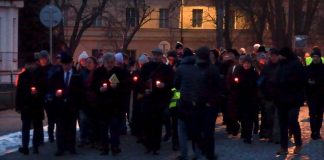 TEREZÍN: Oběti holocaustu už potřetí připomněl Průvod světel