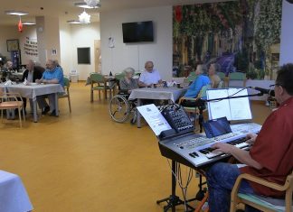 TEREZÍN: Lednová oslava narozenin klientů SeniorCentra Senevida opět vydařená