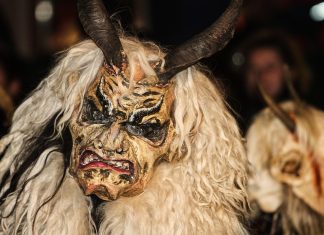 Terezín ožije peklem: Chystá se tradiční Uspávání čertů s velkolepou Krampus show