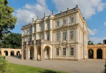 Státní zámek Ploskovice hledá průvodce a pokladníka na letošní sezónu