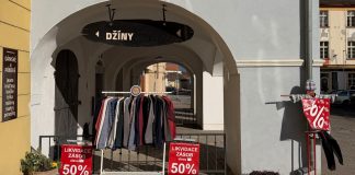 KONEC JEDNÉ ÉRY V DLOUHÉ ULICI: Cotton po 36 letech zavírá své dveře