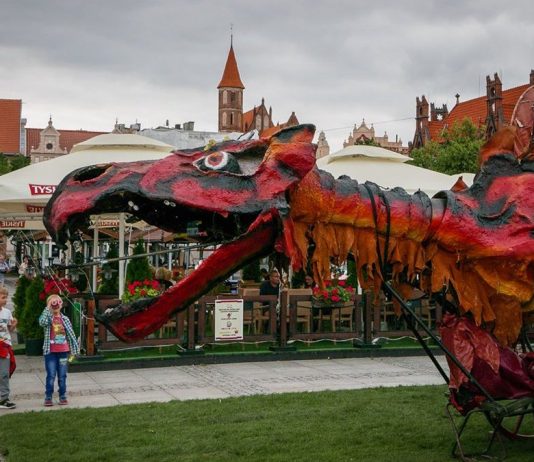 Litoměřický loutkový festival zahájí průvod s desetimetrovým drakem