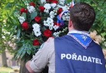 Terezínská tryzna hledá pomocné ruce: Staňte se dobrovolníkem u akce mezinárodního významu