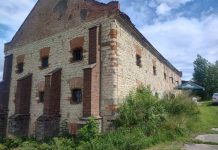 Vinaři se představí ve dvou patrech historické zámecké sýpky na Pátku