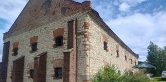 Vinaři se představí ve dvou patrech historické zámecké sýpky na Pátku