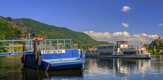 Startuje sezóna turistických linek: Na Labe vyplouvají lodě, do Zubrnic vyráží historický motoráček