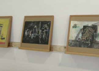 FOTOGALERIE: Terezín ožil dialogem malíře a vězně: V Malé pevnosti byla zahájena výstava Zviho Tolkovského