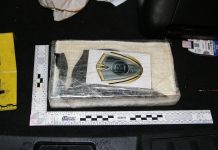 Kilo kokainu v chlebníku: Na dálnici D8 u Prackovic spadla klec, pašerákovi hrozí 10 let