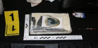 Kilo kokainu v chlebníku: Na dálnici D8 u Prackovic spadla klec, pašerákovi hrozí 10 let