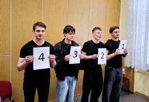 Studenti lovosického gymnázia nahlédli do zákulisí policie. Vyzkoušeli si „stínování odborníků“