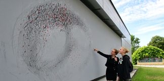 Galerie na zdi čeká na nové nápady. Město vyhlašuje otevřenou výzvu pro umělce