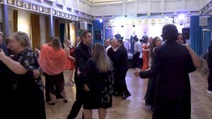 LOVOSICE: Šestý ples ZŠ Sady Pionýrů s řadou novinek a bohatou tombolou