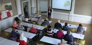 LOVOSICE: Senioři se v sále staré radnice učí, jak se vyznat v médiích