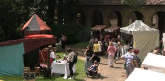 Pozvánka: Komorní jarmark na zámku Ploskovice slibuje zážitky pro celou rodinu