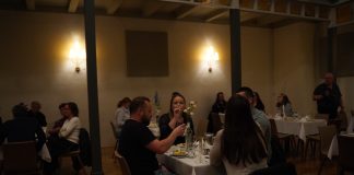 Morava v Lovosicích nabídne tříchodové menu, výborné víno i cimbálovku