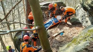 Hektická sobota pro záchranáře: Tři náročné zásahy v terénu na Litoměřicku a Děčínsku Hektická sobota pro záchranáře: Tři náročné zásahy v terénu na Litoměřicku a Děčínsku