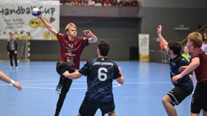 Stříbrná senzace: Lovci Lovosice vezou z Prague Handball Cupu medaili, v konkurenci 108 týmů nestačili jen na Švédy Stříbrná senzace: Lovci Lovosice vezou z Prague Handball Cupu medaili, v konkurenci 108 týmů nestačili jen na Švédy