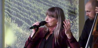 LITOMĚŘICE: Na Hradě zpívala šansoniérka Chantal Poullain