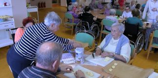 TEREZÍN: Klienti SeniorCentra Senevida vyráběli velikonoční výzdobu i dobroty