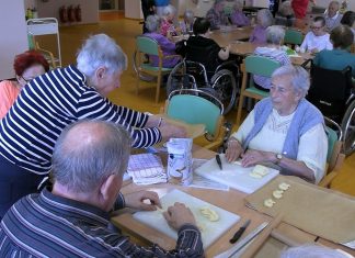 TEREZÍN: Klienti SeniorCentra Senevida vyráběli velikonoční výzdobu i dobroty