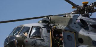 Armádní vrtulníky nacvičí nad Litoměřicemi letecké hašení