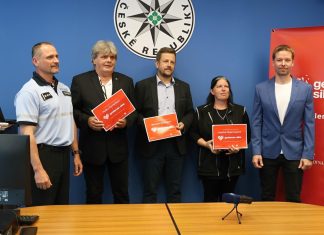 Hrdinský čin na tahu Ústí – Lovosice: Tři noví „Gentlemani silnic“ zachránili životy z hořících vraků