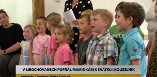 LIBOCHOVANY: V Libochovanech popřál maminkám k svátku i kouzelník