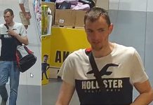 Poznáváte muže na fotografii?
