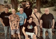 Dražba křišťálu, fotovýstava, ohnivá show i Nábor hrdinů. I takový bude benefiční koncert s kapelou BUTY