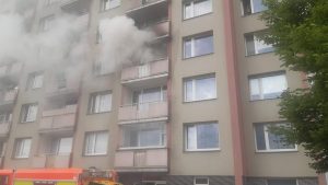 V Roudnici explodovala elektrokoloběžka: Požár v paneláku způsobil škodu za 700 tisíc korun V Roudnici explodovala elektrokoloběžka: Požár v paneláku způsobil škodu za 700 tisíc korun