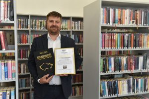 Knihovna Ústeckého kraje má nový rekord. Maraton čtení trval 130 hodin Knihovna Ústeckého kraje má nový rekord. Maraton čtení trval 130 hodin