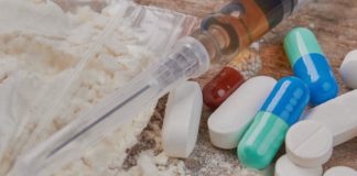 Kriminalisté na Lovosicku utnuli distribuci pervitinu. Dealerovi recidivistovi hrozí až 10 let