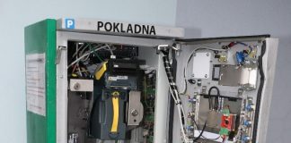 Lovosický automat u veřejných toalet se stal terčem zloděje. Kvůli pěti tisícům napáchal obří škodu, chytila ho kamera