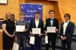 Obrovský úspěch litoměřického gymnázia: Jonáš Neruda ovládl krajské ocenění, uspěla i Zuzana Marešová Obrovský úspěch litoměřického gymnázia: Jonáš Neruda ovládl krajské ocenění, uspěla i Zuzana Marešová