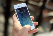 Sliby chyby: Zmizela s novými mobily, důvěřivé ženě z Litoměřicka zbyly jen oči pro pláč a obří dluhy