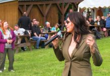 ÚŠTĚK: Sezónu na jezeře Chmelař zahájila také Ilona Csáková