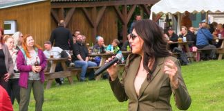 ÚŠTĚK: Sezónu na jezeře Chmelař zahájila také Ilona Csáková